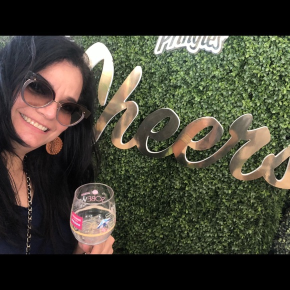 Meet your Posher, Michelle - Picture 1 of 1